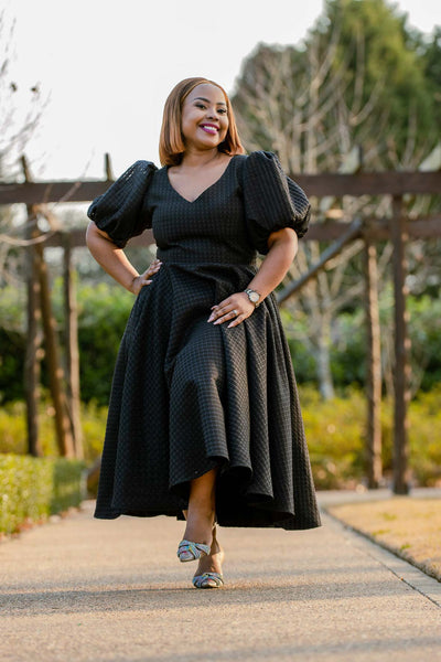 Qhawekazi Circle Dress In Black