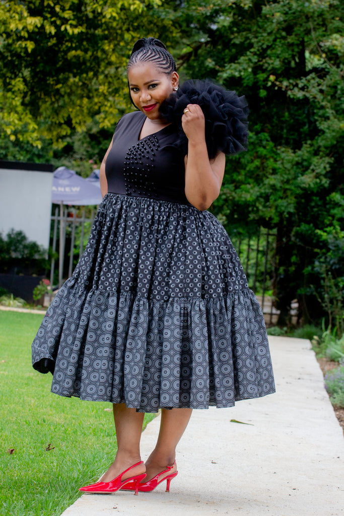 Fashionable Shweshwe Dresses And Skirts How About A Beautiful Bride ??? @dressedbyntswaki Fashionable Shweshwe Dresses And Skirts How About A Beautiful Bride ??? @dressedbyntswaki